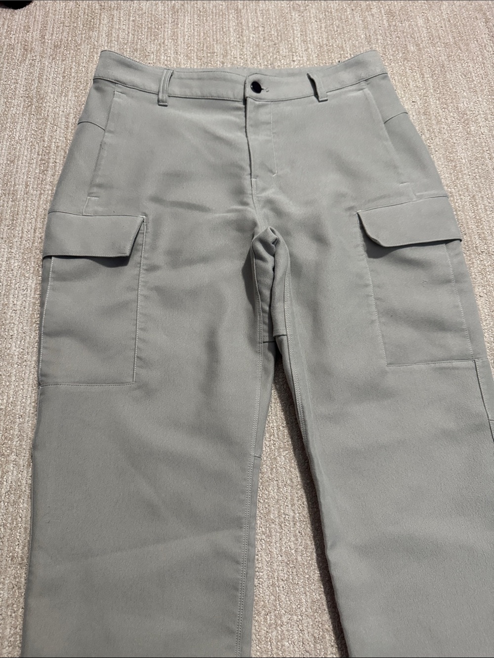Lululemon Men's Size 31x30 Stone Utilitarian Cargo Pant - Picture 4 of 11